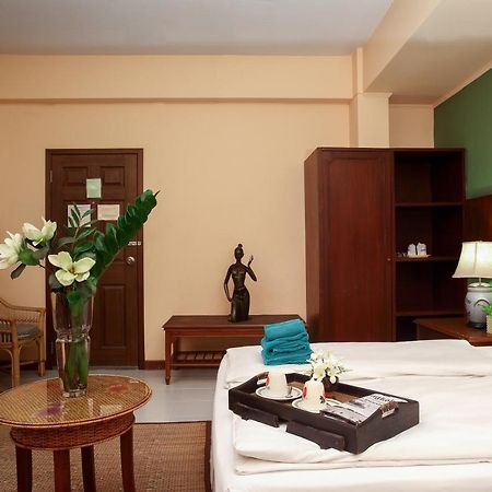 People Place Boutique In Town Hotel - Sha Extra Plus Chiang Mai Bagian luar foto