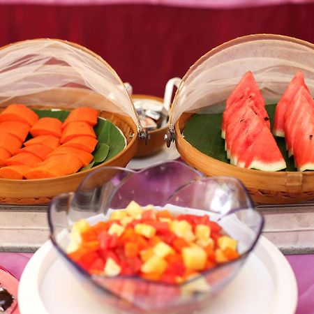 People Place Boutique In Town Hotel - Sha Extra Plus Chiang Mai Bagian luar foto
