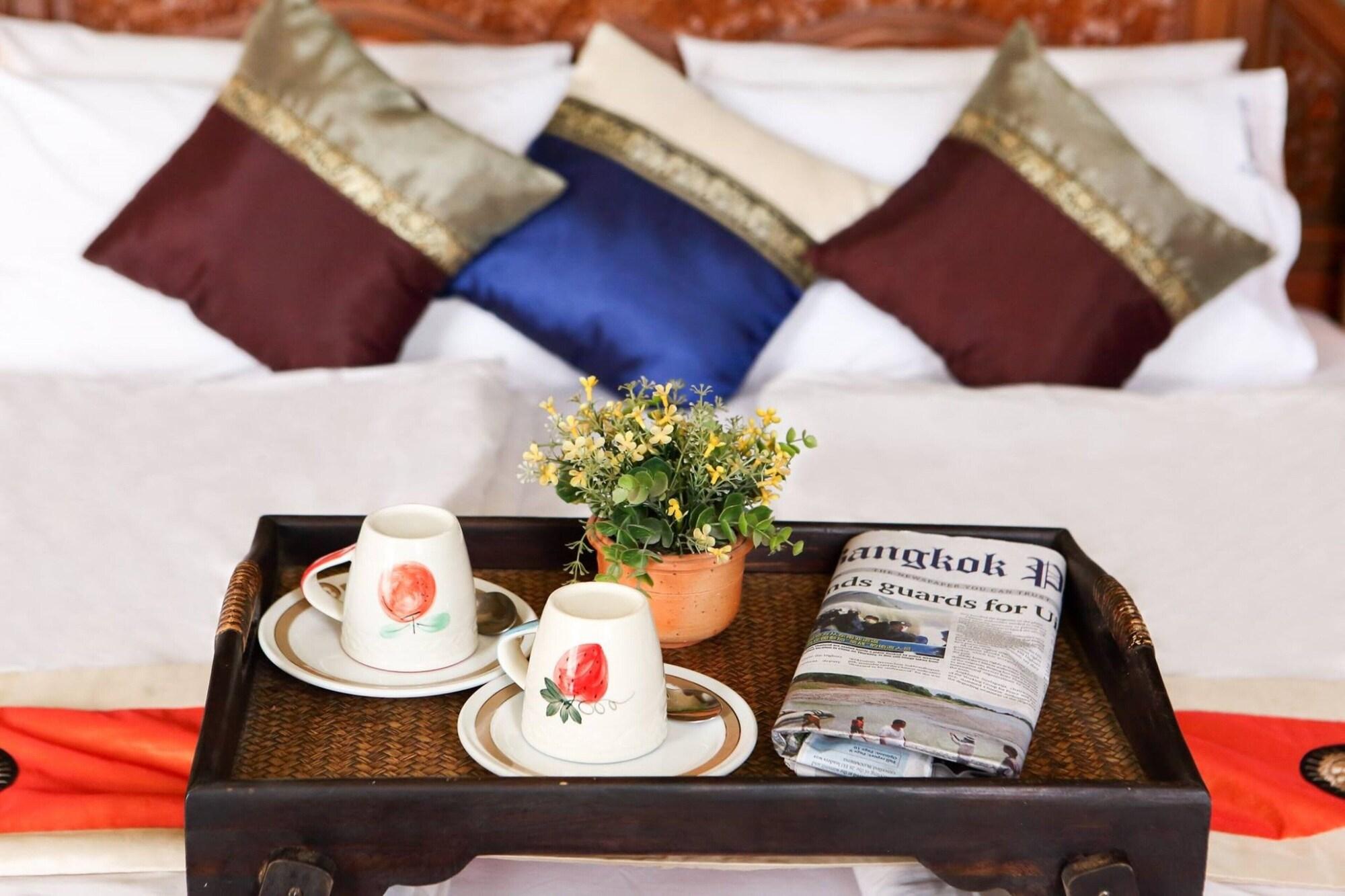 People Place Boutique In Town Hotel - Sha Extra Plus Chiang Mai Bagian luar foto