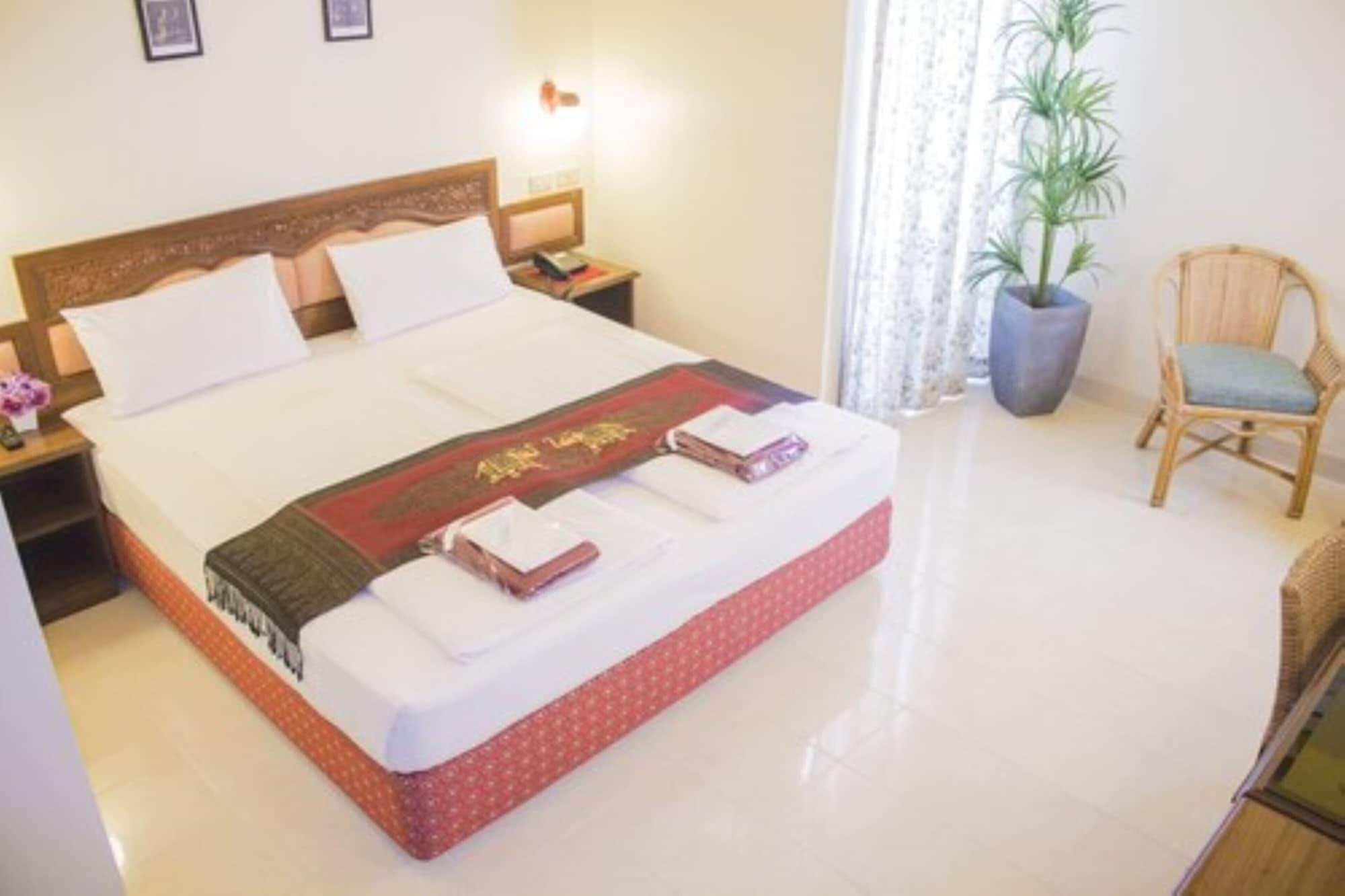 People Place Boutique In Town Hotel - Sha Extra Plus Chiang Mai Bagian luar foto
