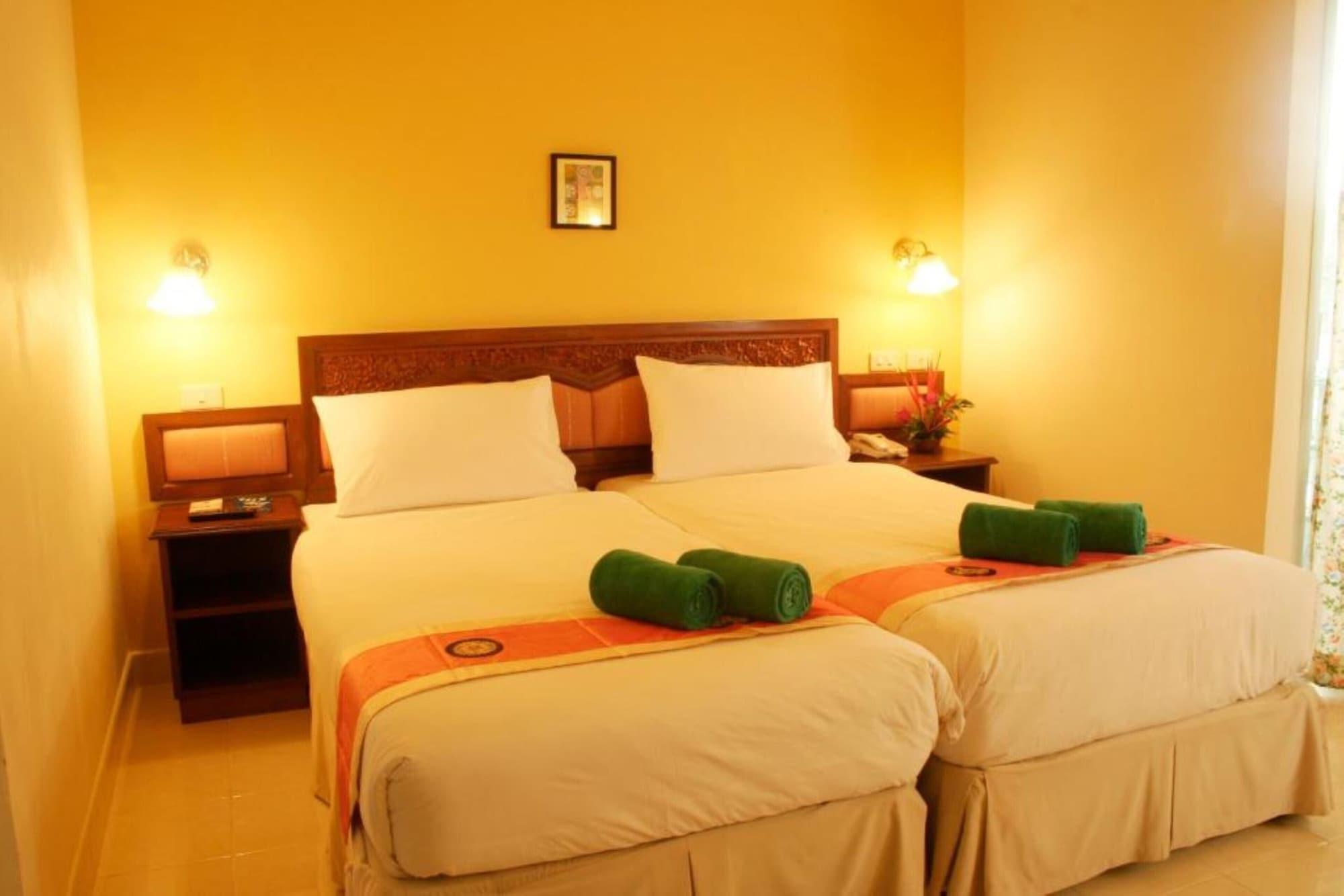 People Place Boutique In Town Hotel - Sha Extra Plus Chiang Mai Bagian luar foto