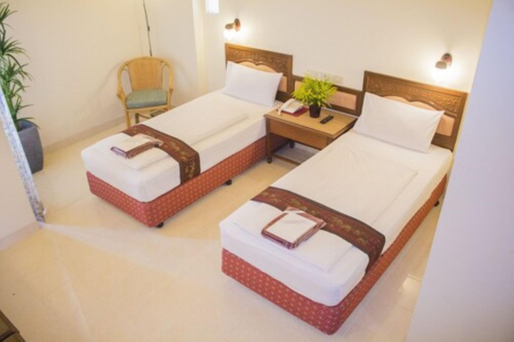 People Place Boutique In Town Hotel - Sha Extra Plus Chiang Mai Bagian luar foto