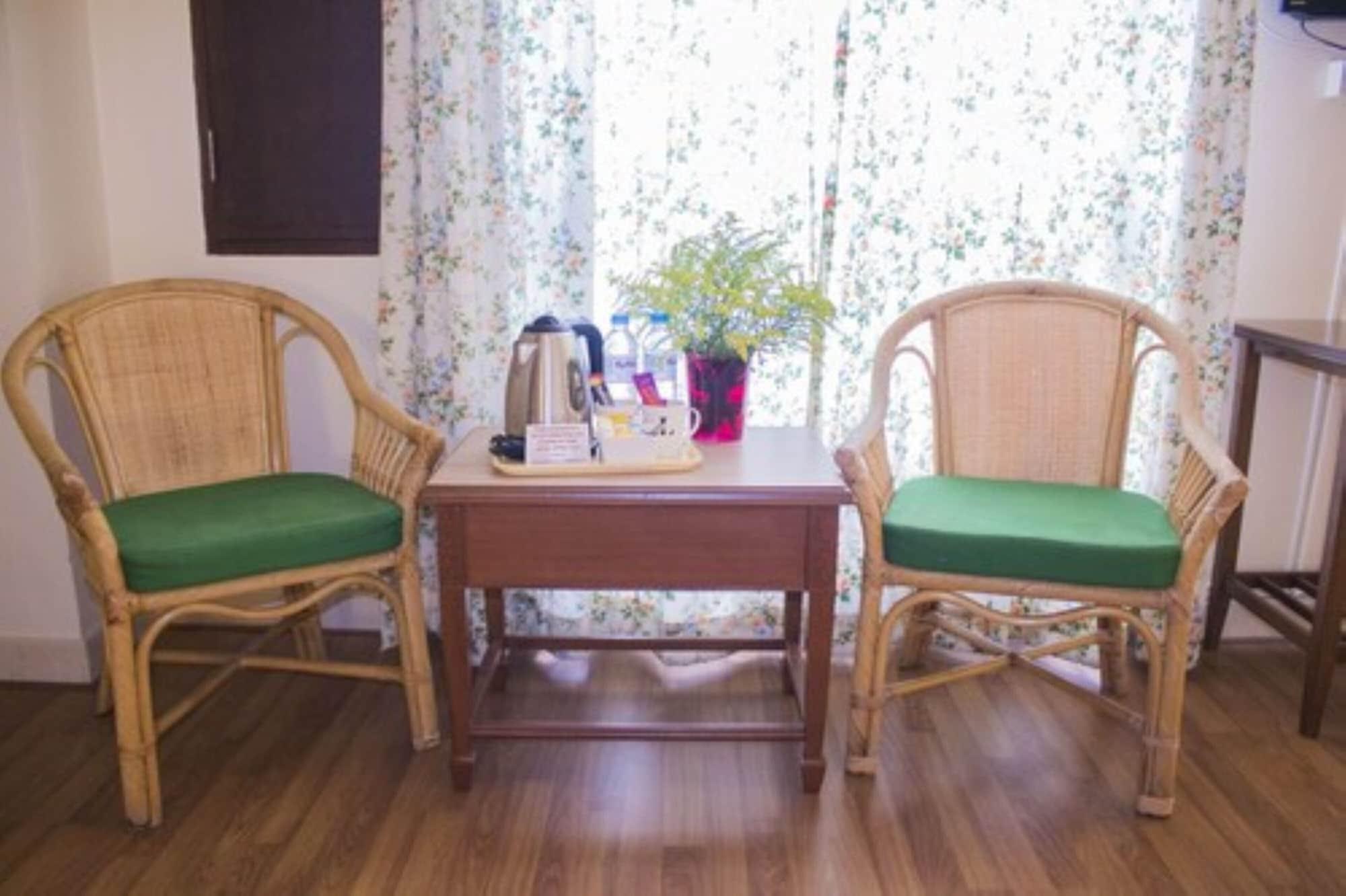 People Place Boutique In Town Hotel - Sha Extra Plus Chiang Mai Bagian luar foto