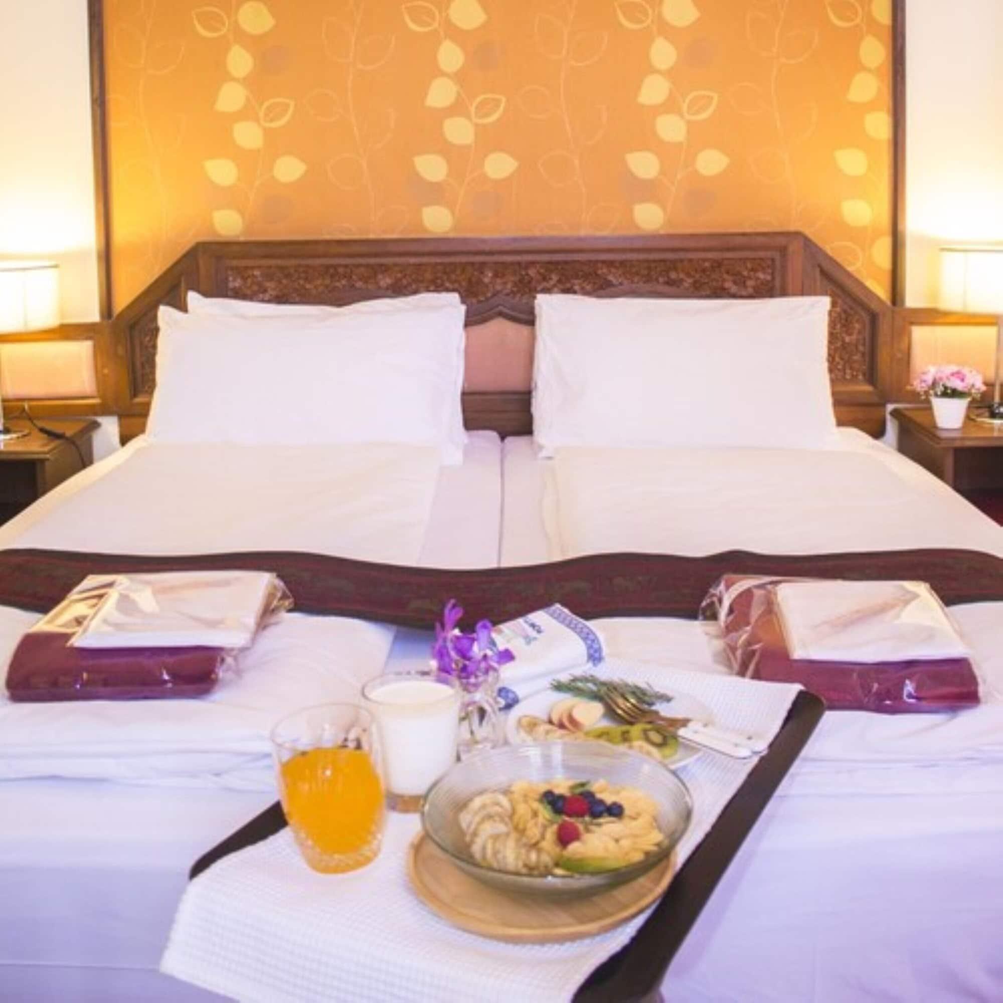People Place Boutique In Town Hotel - Sha Extra Plus Chiang Mai Bagian luar foto