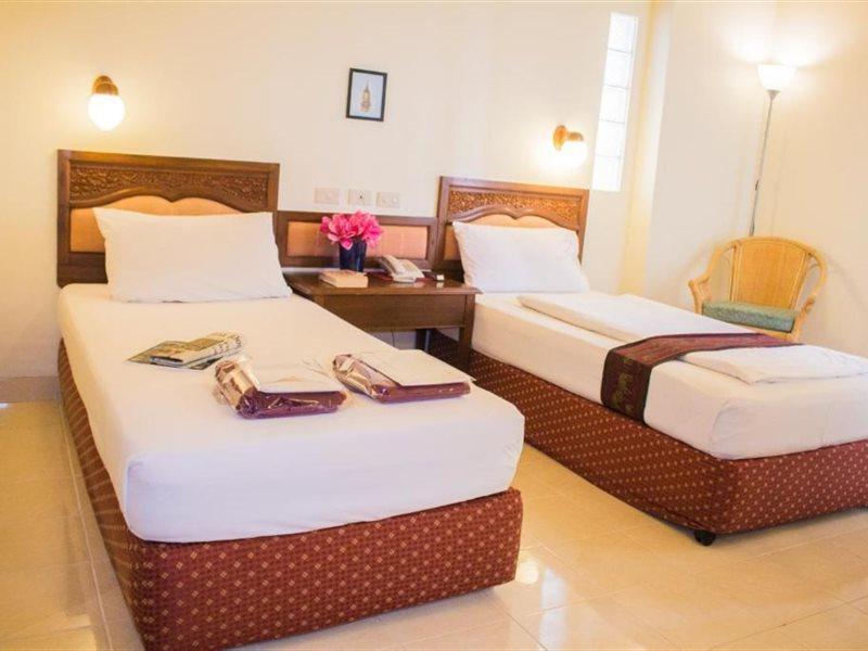 People Place Boutique In Town Hotel - Sha Extra Plus Chiang Mai Bagian luar foto