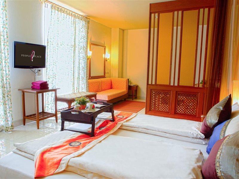 People Place Boutique In Town Hotel - Sha Extra Plus Chiang Mai Bagian luar foto