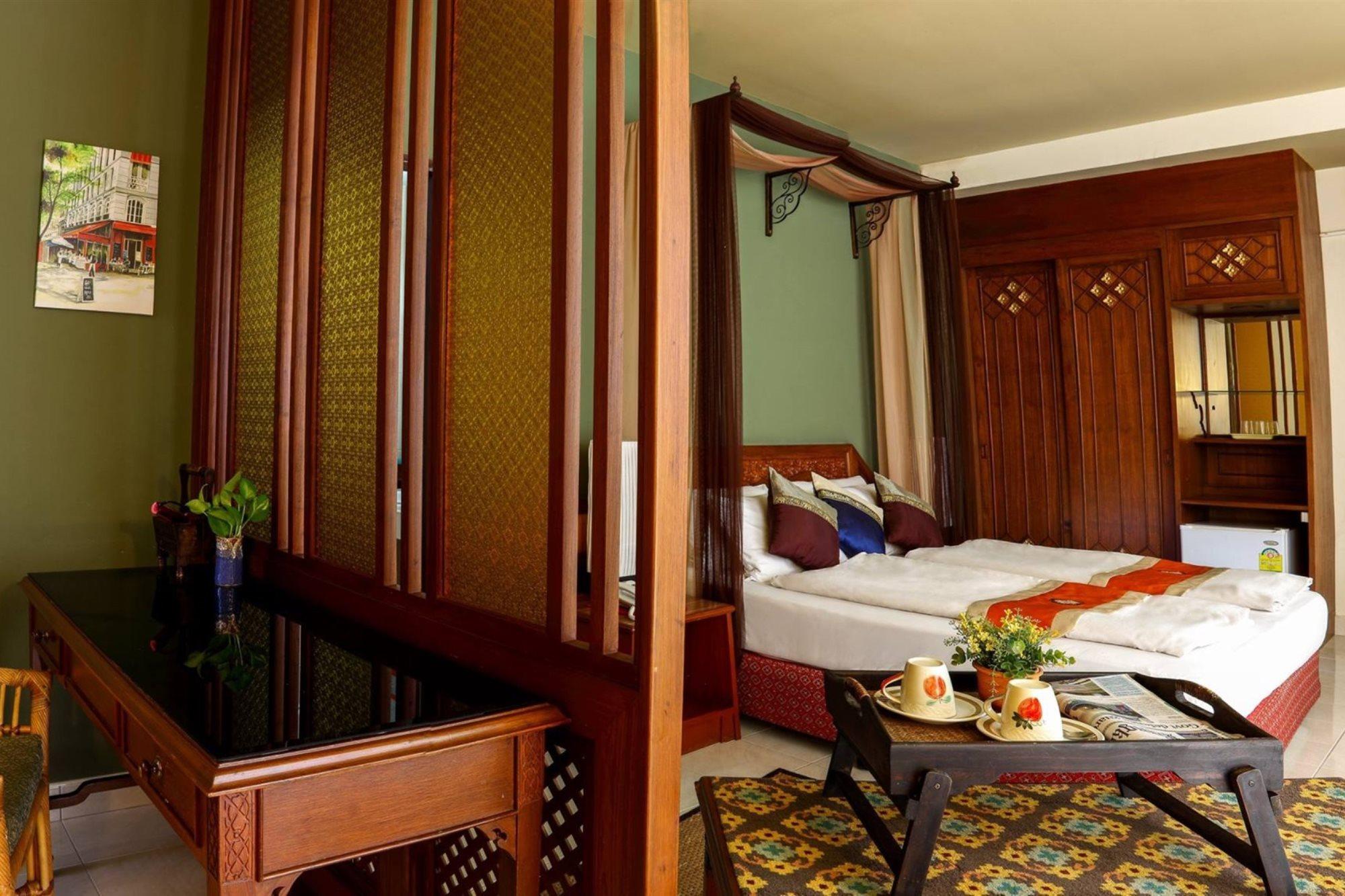 People Place Boutique In Town Hotel - Sha Extra Plus Chiang Mai Bagian luar foto