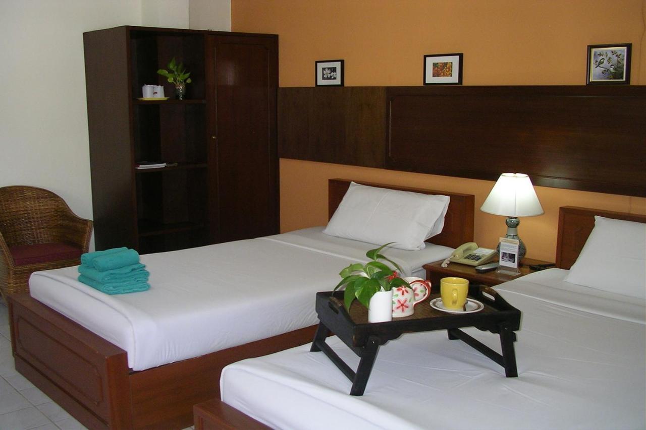 People Place Boutique In Town Hotel - Sha Extra Plus Chiang Mai Bagian luar foto