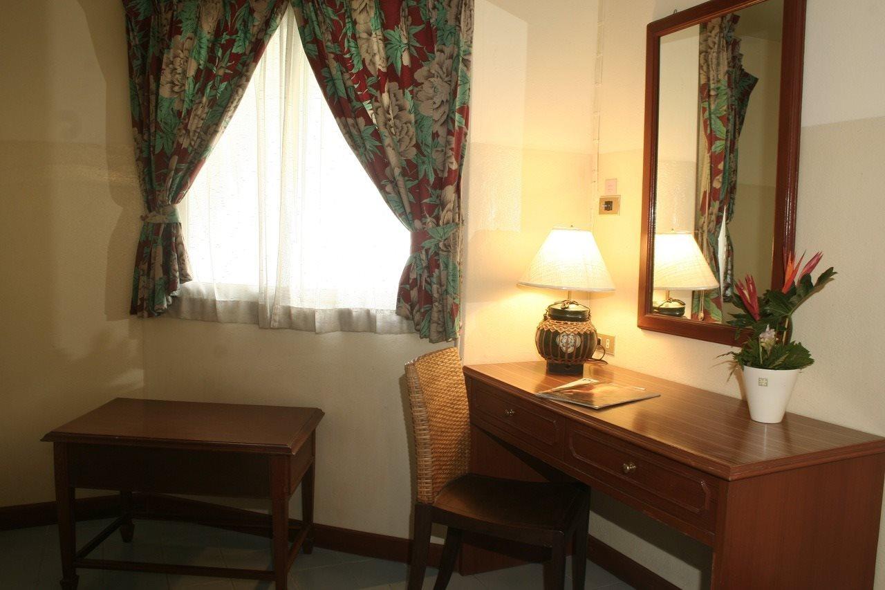 People Place Boutique In Town Hotel - Sha Extra Plus Chiang Mai Bagian luar foto