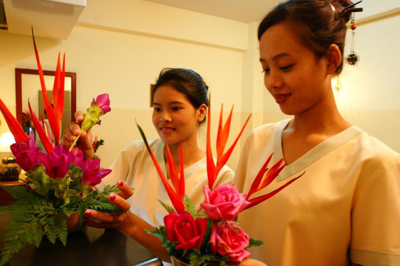 People Place Boutique In Town Hotel - Sha Extra Plus Chiang Mai Bagian luar foto