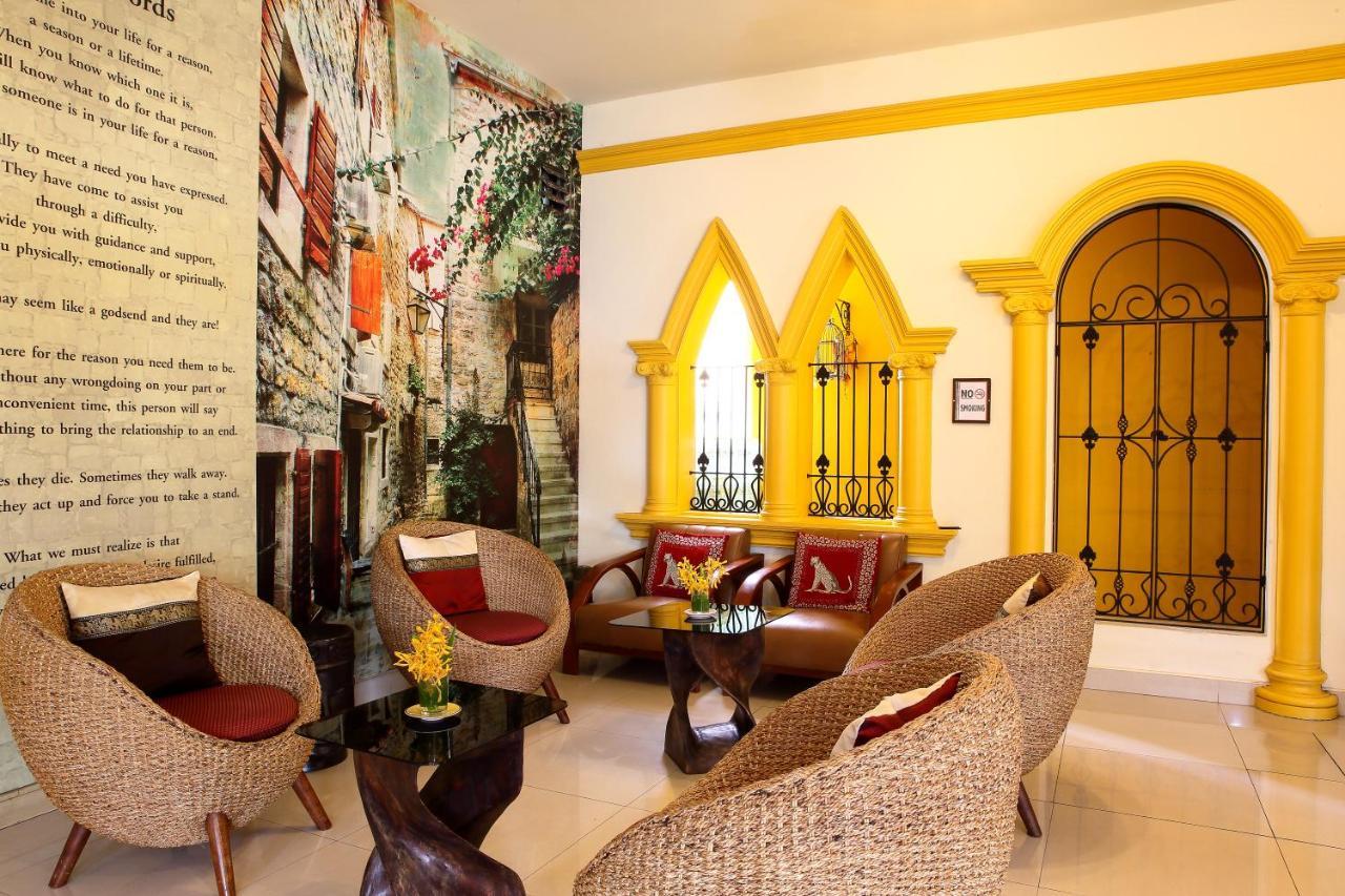 People Place Boutique In Town Hotel - Sha Extra Plus Chiang Mai Bagian luar foto