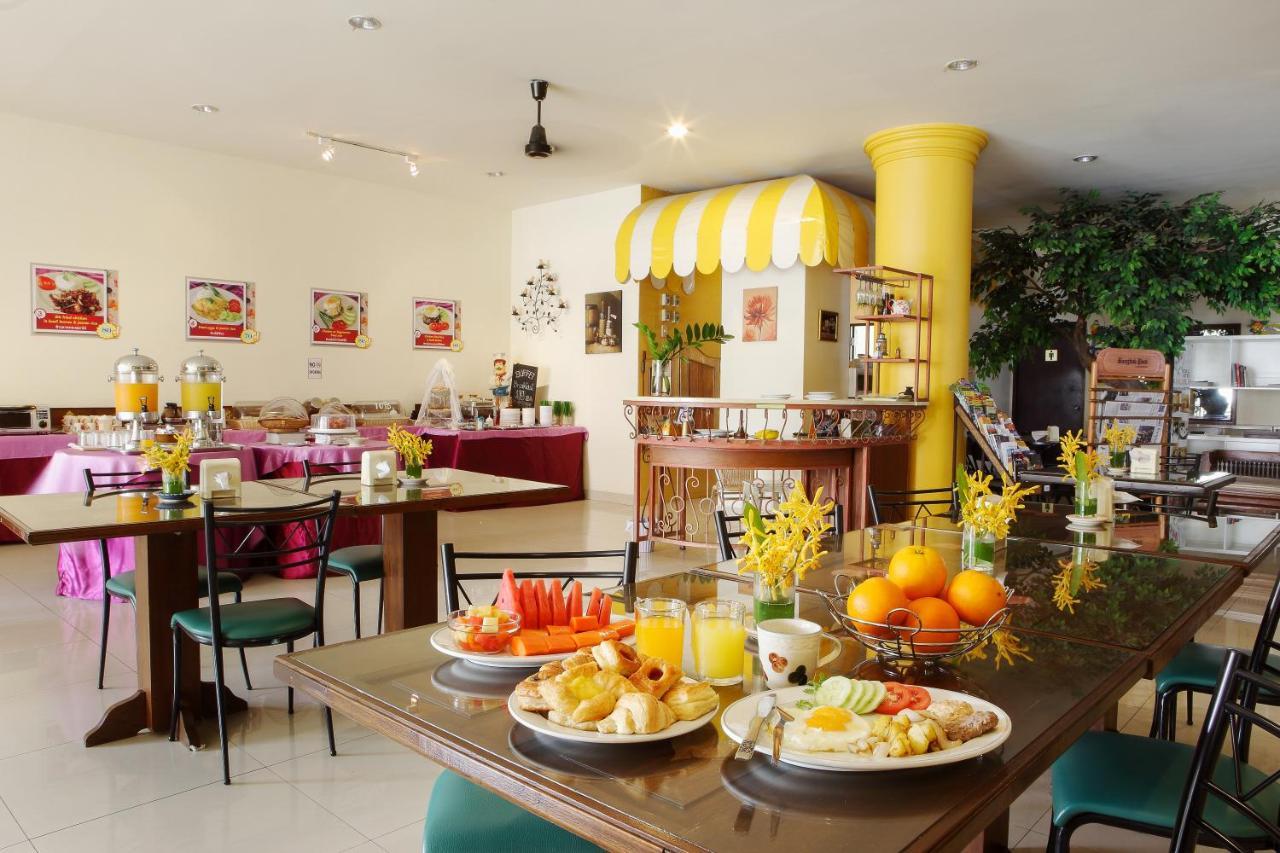 People Place Boutique In Town Hotel - Sha Extra Plus Chiang Mai Bagian luar foto
