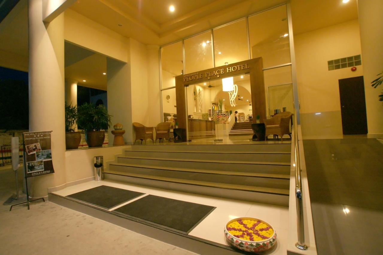 People Place Boutique In Town Hotel - Sha Extra Plus Chiang Mai Bagian luar foto