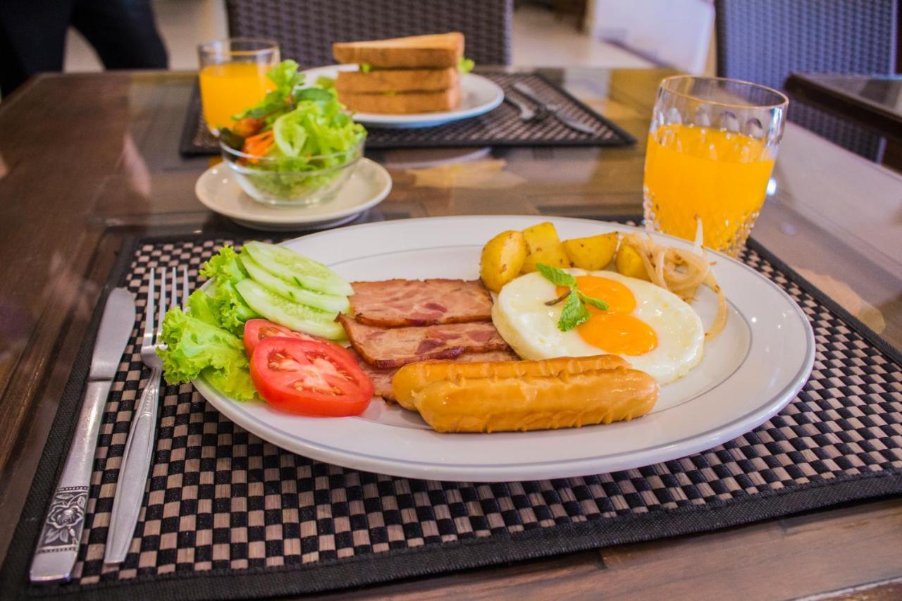People Place Boutique In Town Hotel - Sha Extra Plus Chiang Mai Bagian luar foto